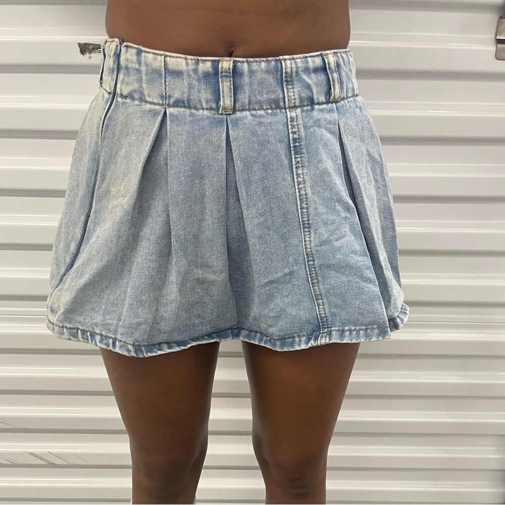 SHEIN Light Blue Pleated Denim Skort